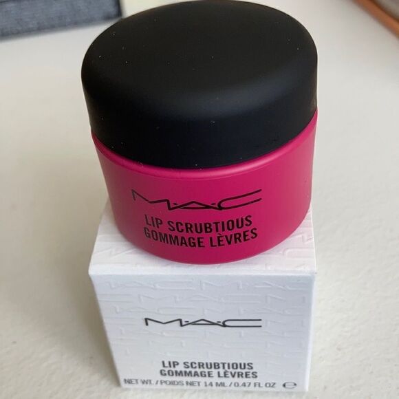 1 LEFT! Mac Lip Scrubtious Fruit of Passion - Picture 1 of 4